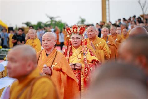 Templo Buddha Kembar di Yogyakarta: Bí mật Chùa Đôi và Cảnh quan Thiên Nhiên ngoạn mục!